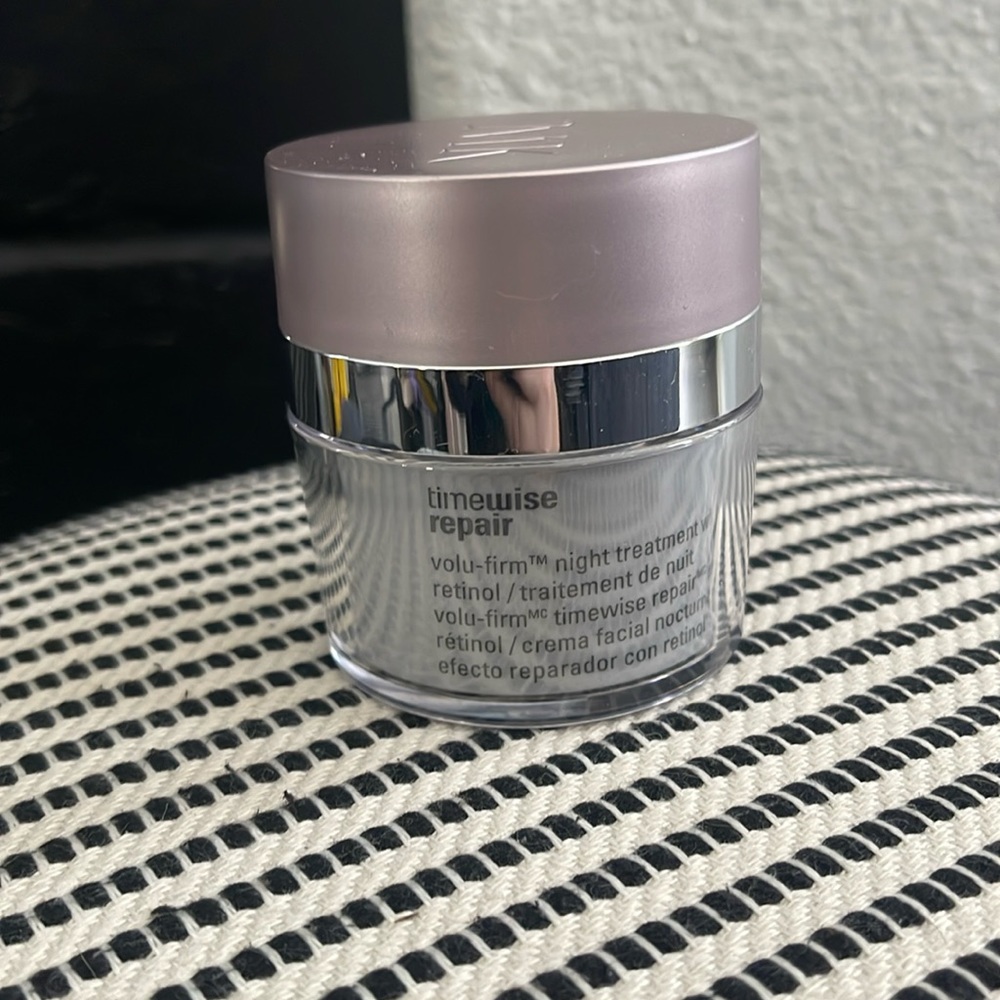 Mary Kay TimeWise Repair Volu-firm night treatment NWOB